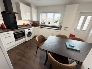 Kitchen- click for photo gallery